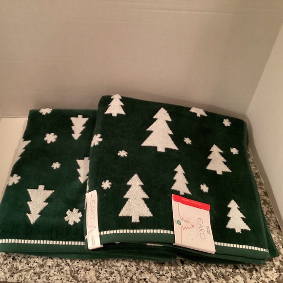 Caro Holiday Collection Tree Bath (2) and Hand (2) Towel Set - Picture 4 of 4